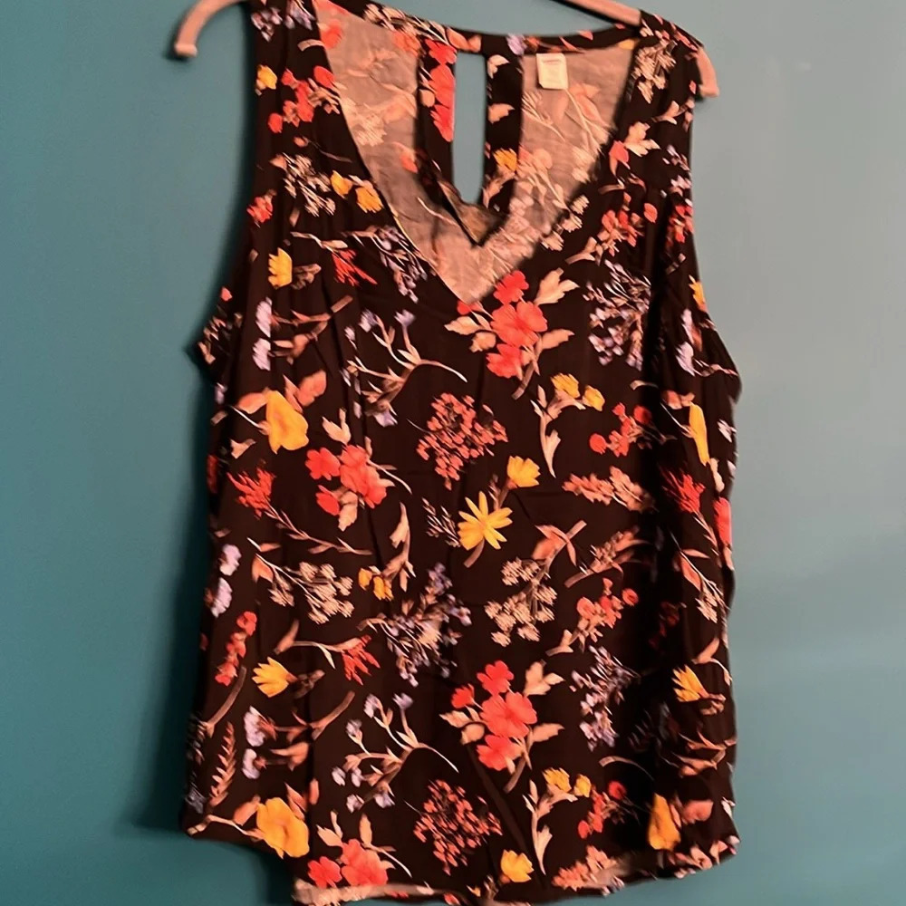 Cute floral tank
